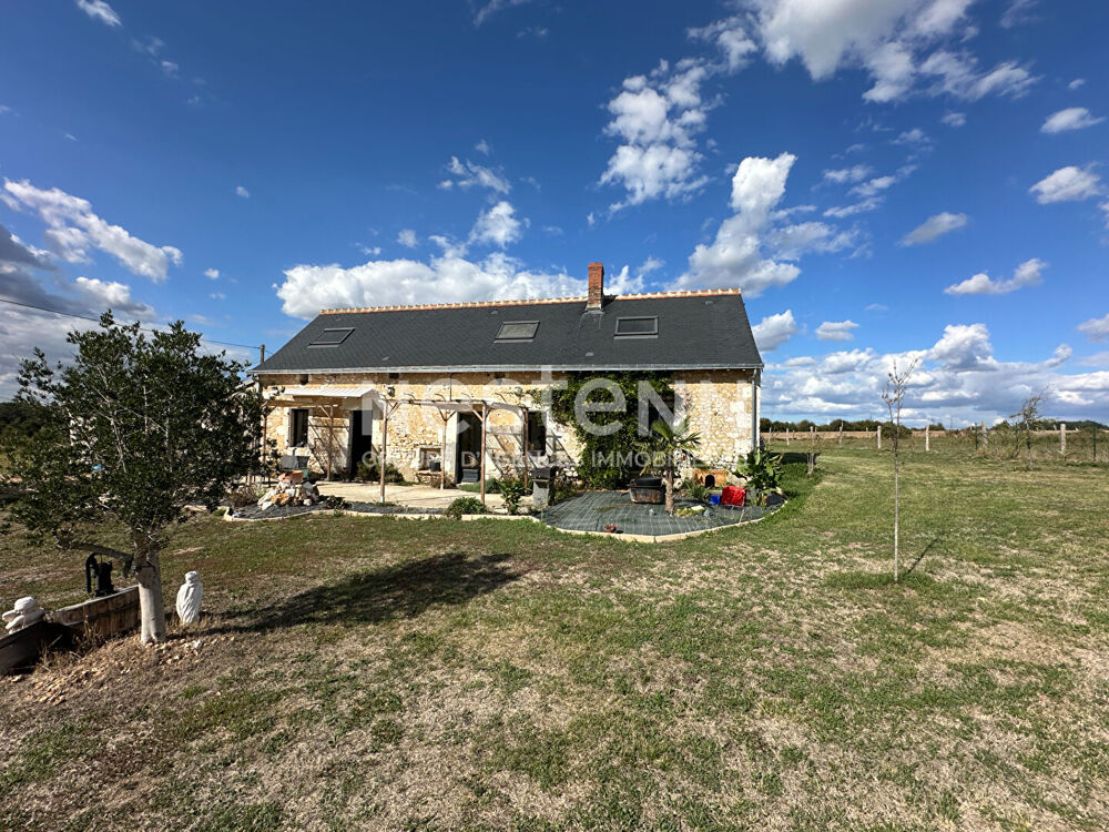 Vente superbe longère rénovée de 3 chambres avec dépendance et terrain de 1 hectare à VAAS (72500)