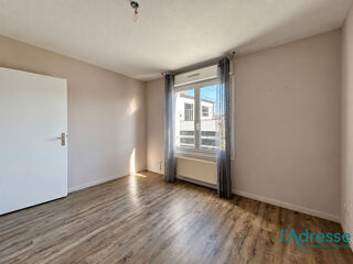  Appartement à louer 3 pièces 73 m²