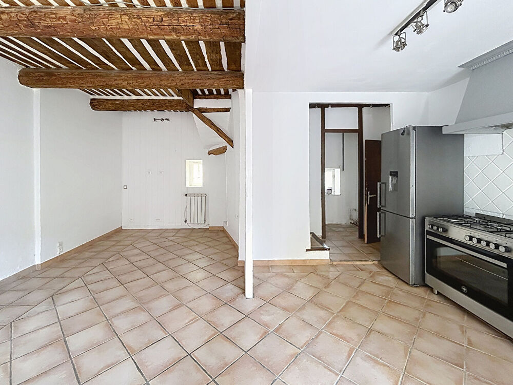 MAISON DE VILLE T3 AVEC COUR ET CABANON