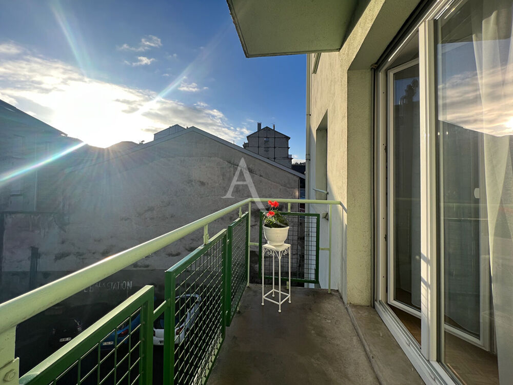 Epinal centre, 2 pièces avec balcon, stationnement et cellier.