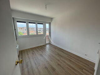  Appartement � louer 4 pi�ces 80 m�