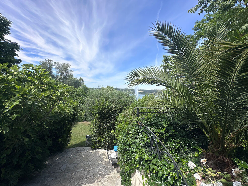 Villa familiale 195 m² de standing avec piscine, jacuzzi et beaux volumes