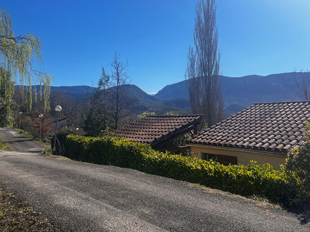 Maison 3 pièces avec terrasse ensoleillée dans environnement reposant
