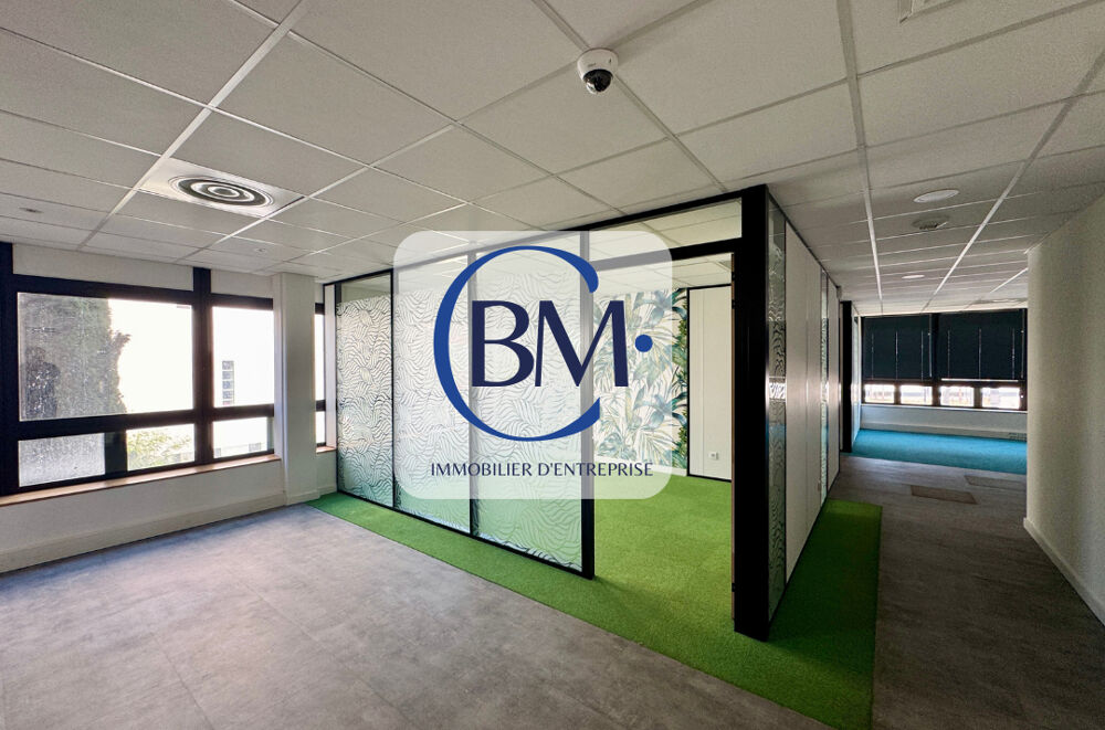   À LOUER - BUREAUX DE 108 m² AVEC 4 PARKINGS - TOULOUSE JOLIMONT 