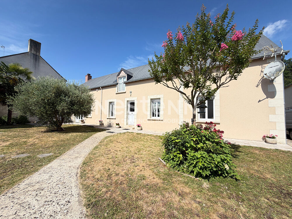 Longère familiale de 174 m² à vendre 6 chambres, garage et piscine à Montval-sur-Loir (72500)