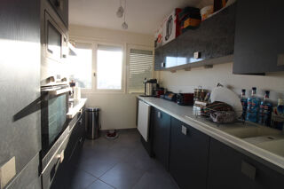  Appartement à louer 2 pièces 64 m²