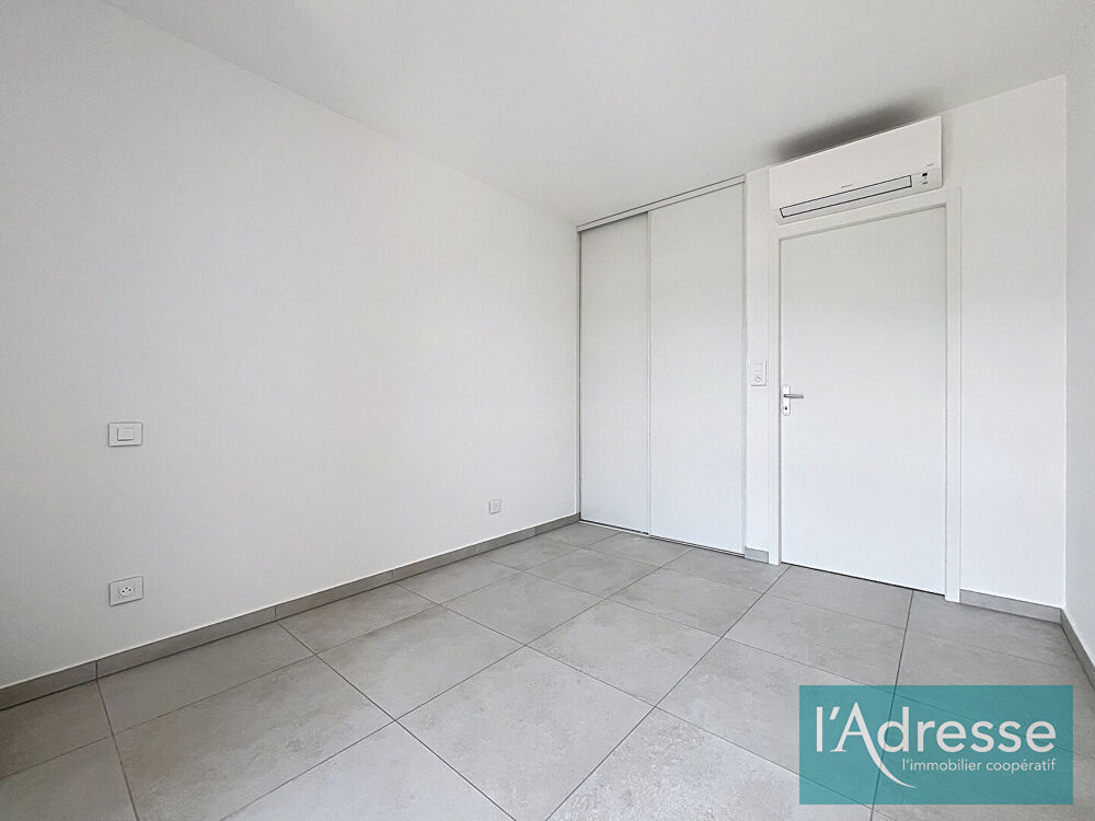 Location Appartement Appartement 2 pièces récent avec terrasse et place de parking Ajaccio