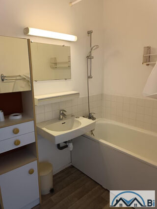  Appartement à louer 2 pièces 33 m²