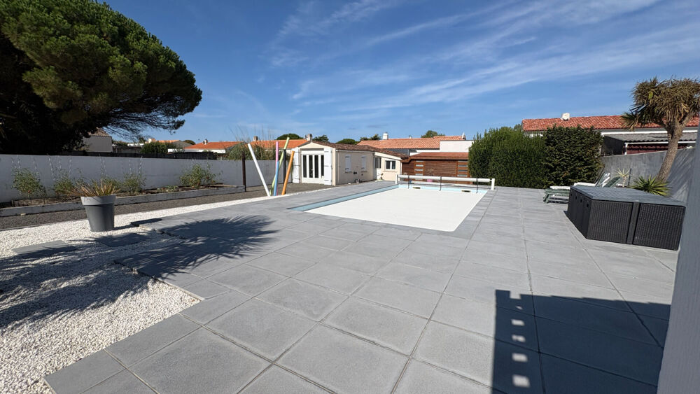 Maison 8 pièces 171 m² · à Le Fenouiller · 171 m² · 499 000 €