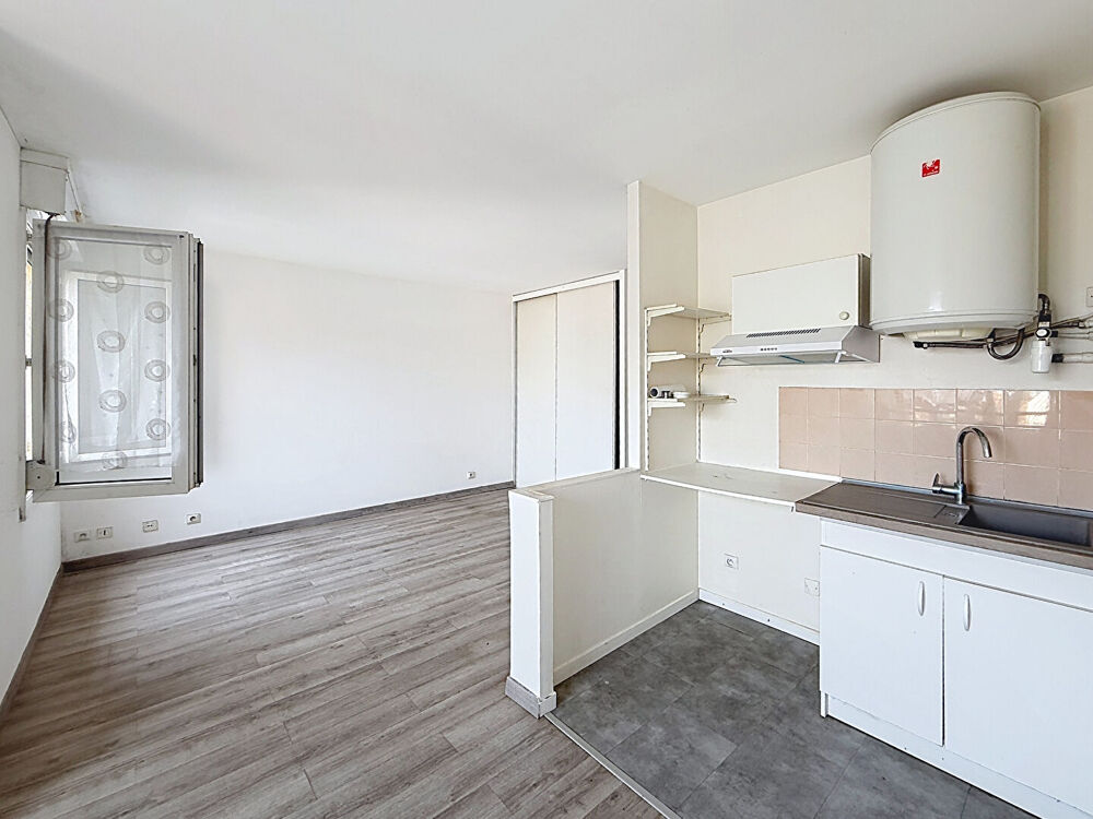 Studio lumineux avec espace nuit modulable + Parkings Proche Gare & Centre-ville MANTES LA JOLIE
