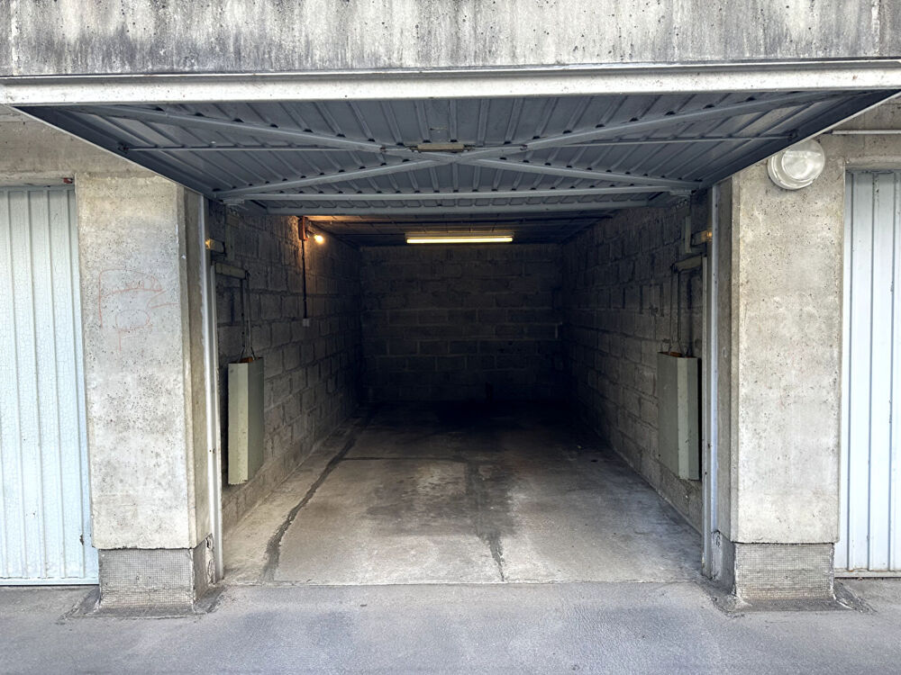 Vente Parking/Garage EXCLUSIVITE - A VENDRE - ANNECY CENTRE - GARAGE FERME 16,36m² - RUE EUGENE VERDUN Annecy