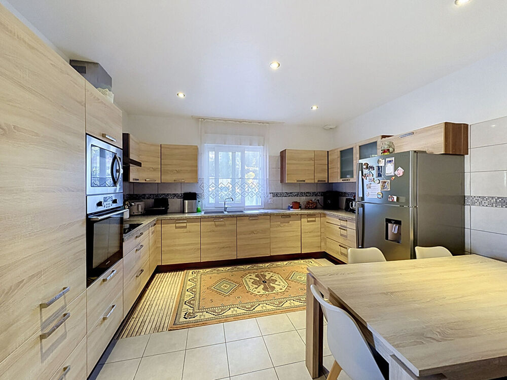 Maison Ruy Montceau 6 pièce(s) 150 m2