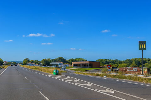 Local commercial &agrave; louer MONTUSSAN 6267 33450 Montussan