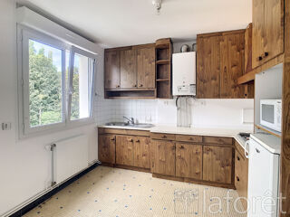  Appartement à louer 3 pièces 73 m²