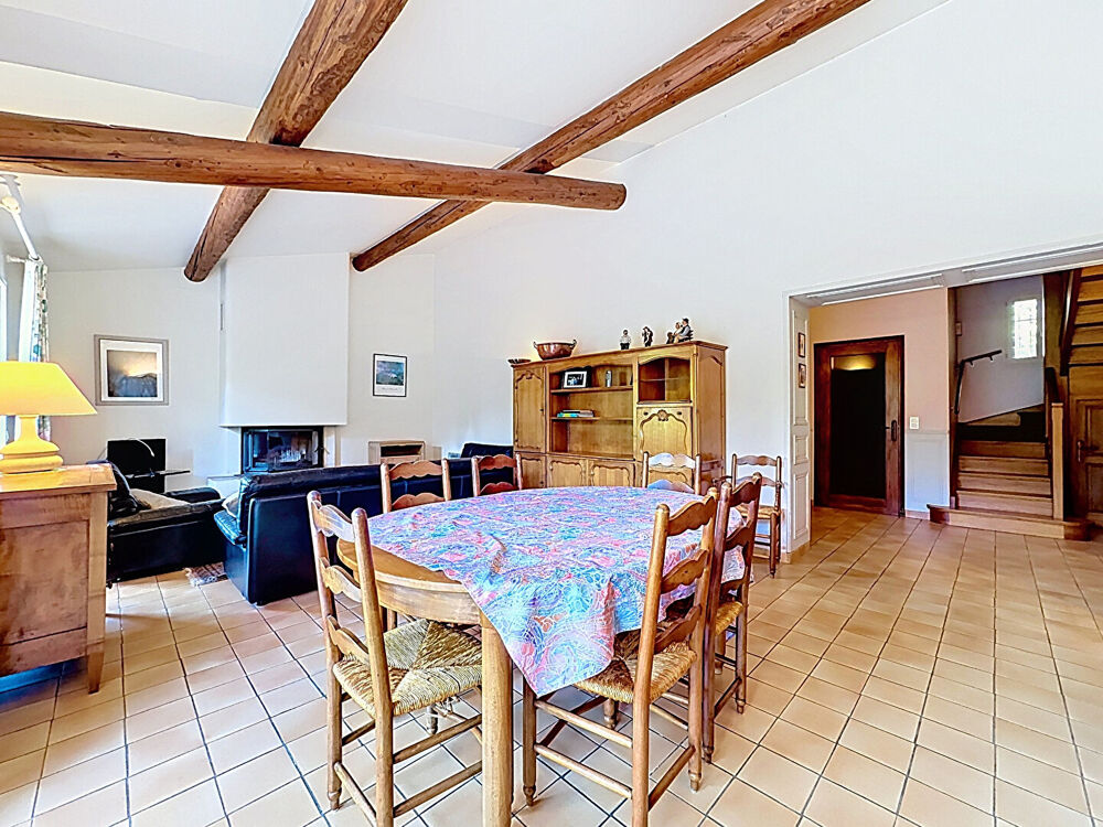 Les Angles - Maison T4 de 120 m², grand garage et 650 m² de terrain.