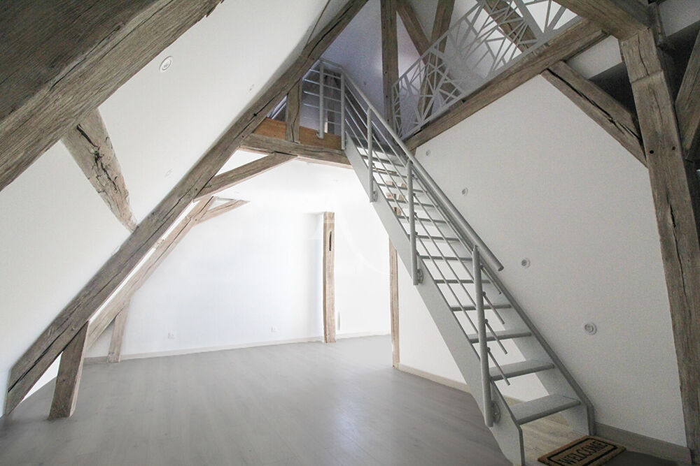 Vente Appartement A VENDRE Exceptionnel T2 Bis avec Mezzanine  Hôtel Particulier Dijon Centre (Place Bossuet) Dijon