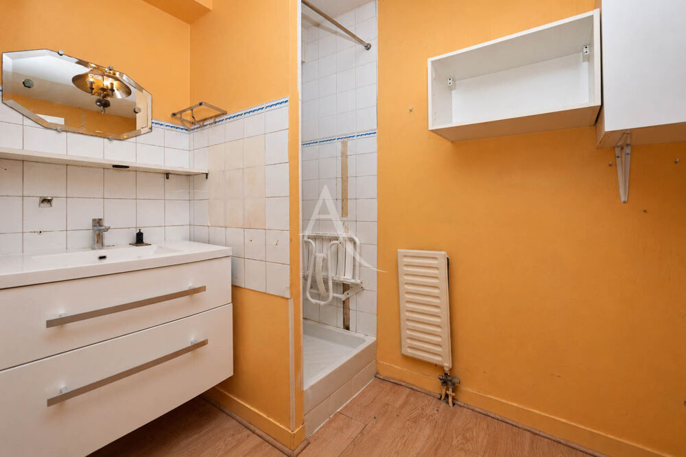 Vente Appartement Pau Nord, secteur Hôpital - Appart T2 à rénover avec balcon, cave et parking - 49,62 m² - DPE D Pau