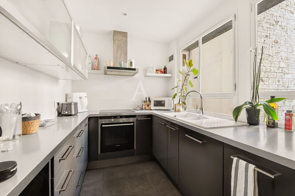 Vente Appartement Paris 16e  Mirabeau - Appartement 60 m² avec balcon plein sud Paris 16