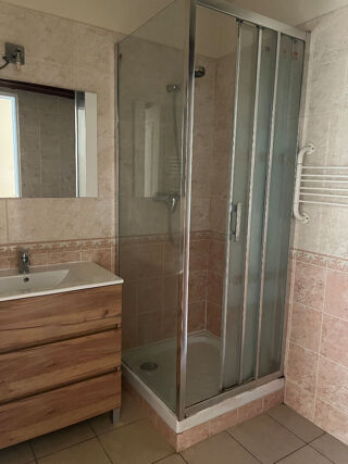  Appartement à louer 3 pièces 42 m²