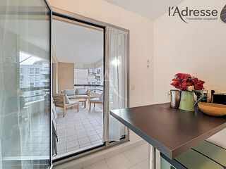  Appartement à louer 3 pièces 81 m²