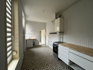  Appartement à louer 4 pièces 98 m²