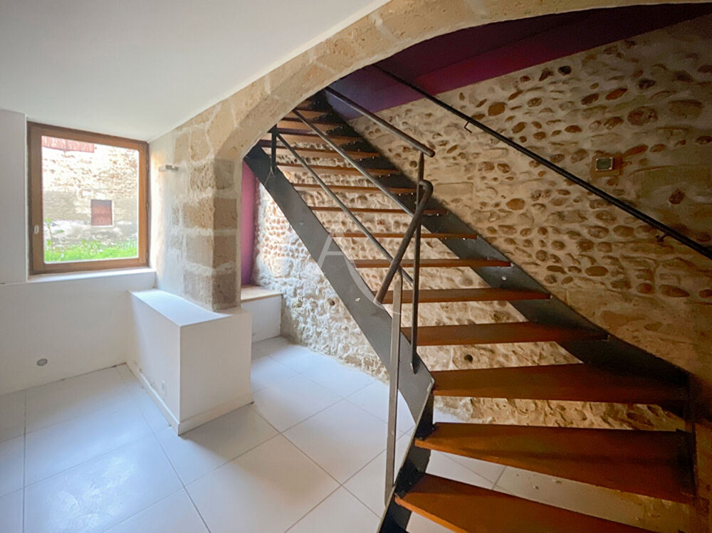 Vente Immeuble VAUVERT ENSEMBLE IMMOBILIER COMPRENANT DIVERS BUREAU COUR INTERIEUR ET REMISE Vauvert