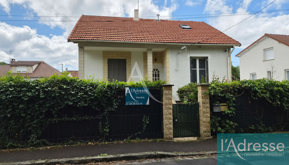 Le charme de la meulière en plein coeur du centre-ville de Viry-Châtillon.