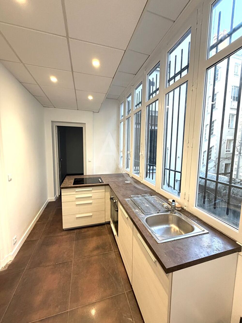 Vente Appartement Nantes centre rue Lafayette, très beau T2 bis de caractère de 66 m2 donnant sur cour calme Nantes