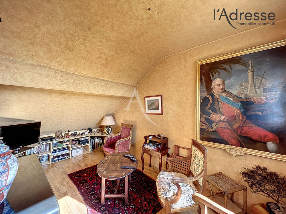 Vente Appartement Suresnes (Mont Valérien) - Duplex de 140m² - Place de stationnement  et Box fermé  - Terrasse 7m² Suresnes