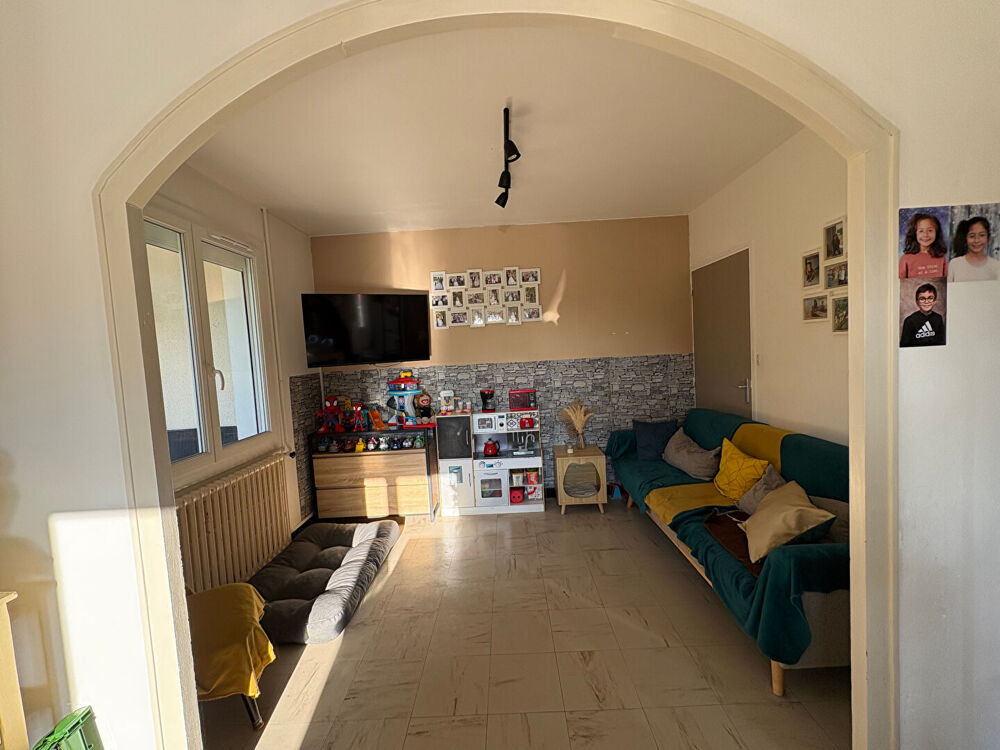 Vente Maison EXCLUSIVITE Maison 94m2, 1241m2 de terrain Genille