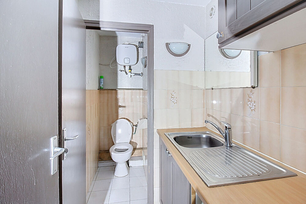   À VENDRE EN EXCLUSIVITÉ - Local de 158 m² à TRANS EN PROVENCE Trans en provence