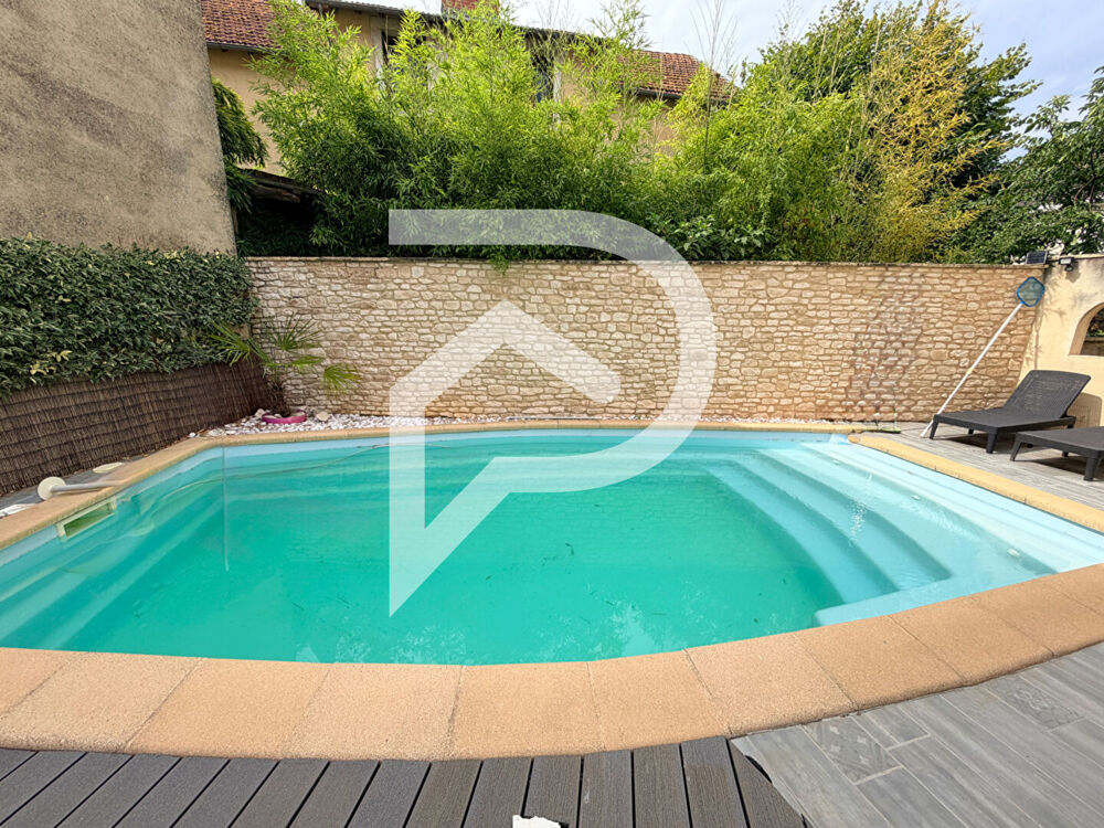 Maison de Ville avec garage et piscine à PÉRIGUEUX