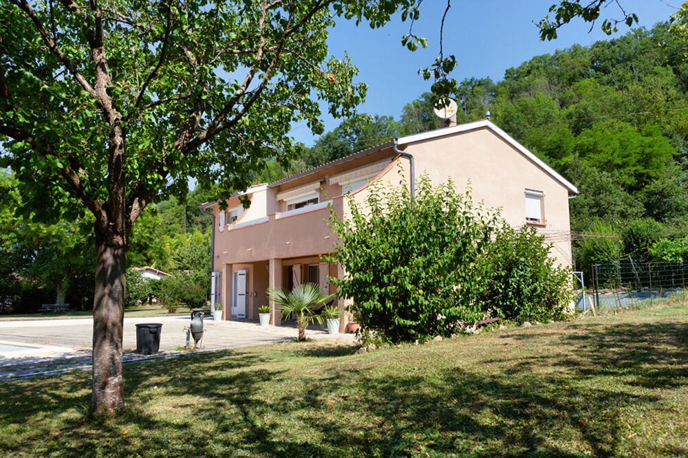 Maison familiale de 182 m² avec piscine et espaces indépendants à Roquefort-sur-Garonne