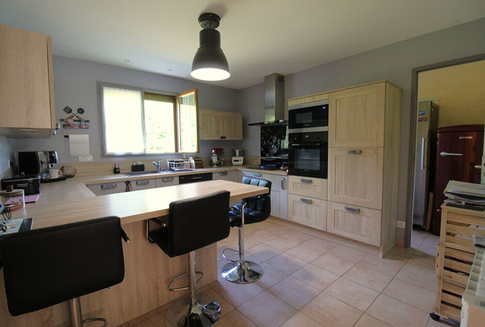 Vente Maison Maison plain-pied 109m² hab 1079m² de terrain à Saint Amour 39 Saint amour