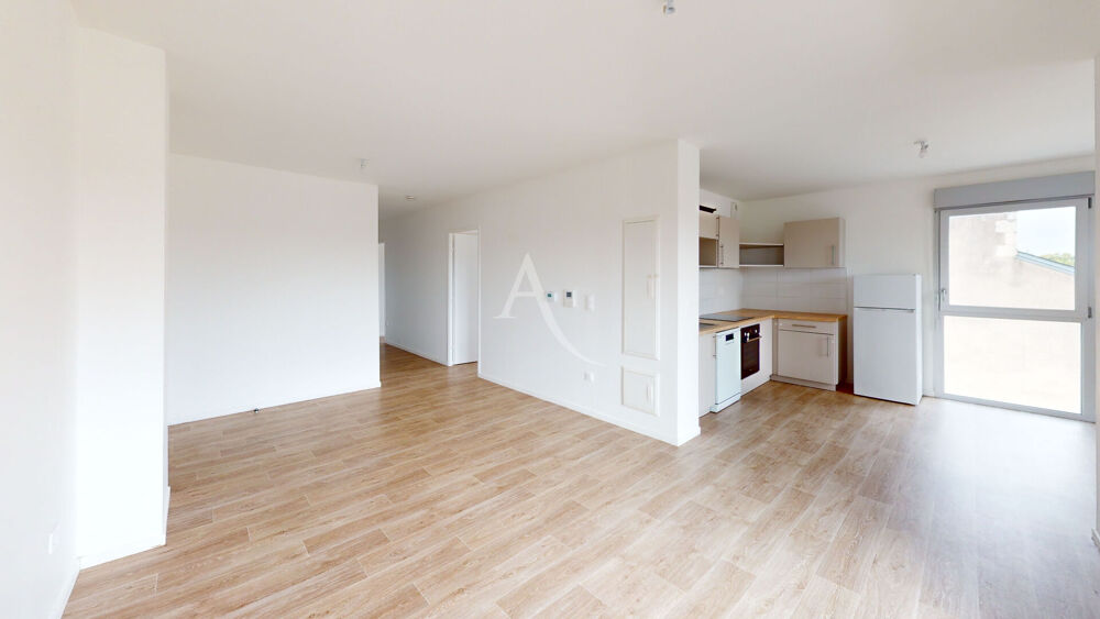 Appartement 3 chambres en dernier étage avec 2 loggias et 2 places parking privatif - Poitiers