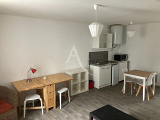  Appartement à louer 2 pièces 33 m²