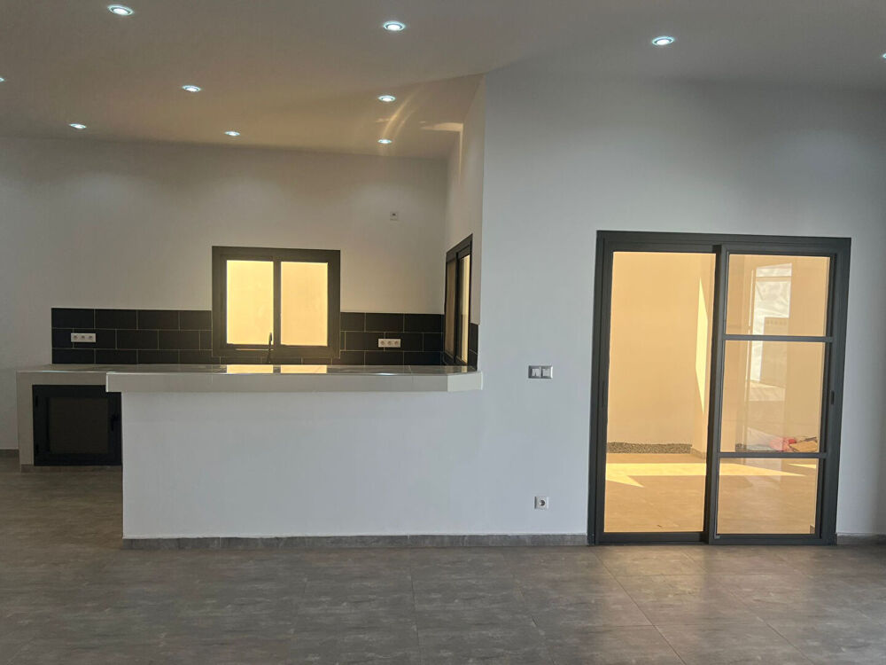 Vente Maison Villa moderne avec panneaux solaires - Économie d'énergie Nguerigne (Senegal)