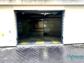  Parking / Garage à vendre 12 m² Paris