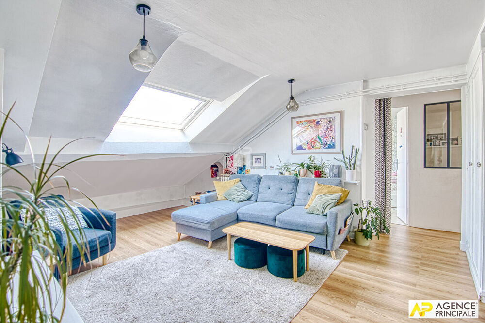 Vente Appartement Versailles Notre-Dame Appartement 4 pièces 85m² au sol situé au dernier étage Versailles