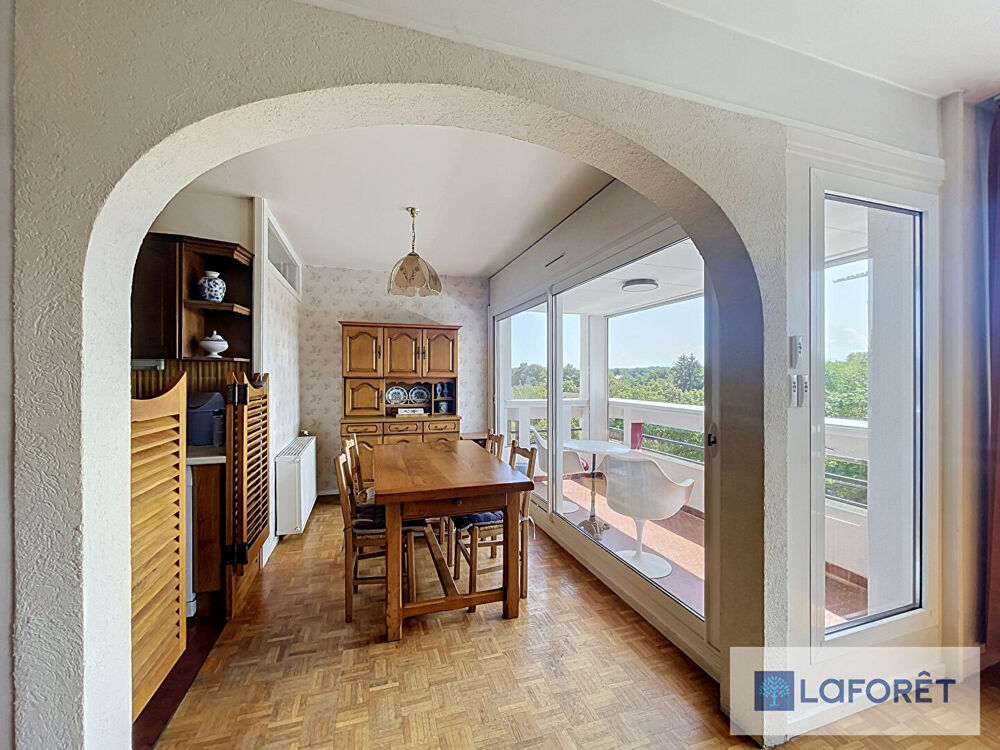 Appartement MEUBLE Saint Genis Pouilly 4 pièce(s) 92 m2