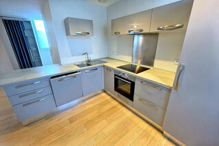  Appartement à louer 4 pièces 100 m²