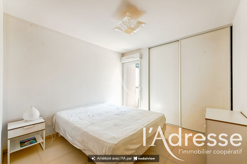 Location Appartement LA CIOTAT - SAINT-JEAN - T3 AVEC GRANDE TERRASSE, BOX ET PARKING La ciotat