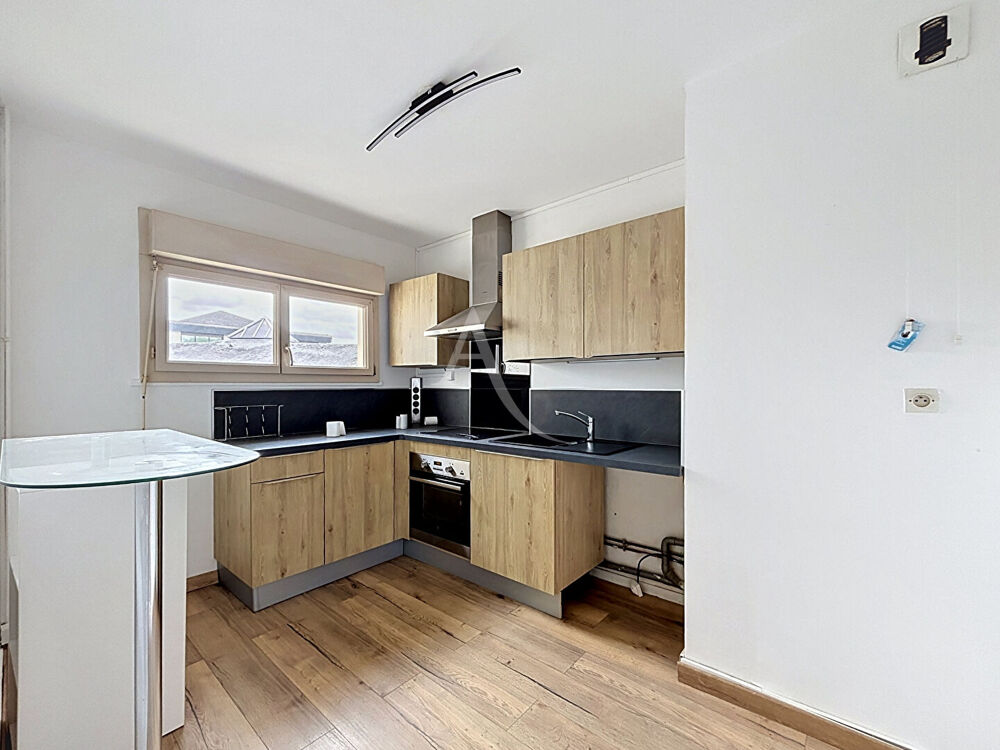 Appartement T4 Avrille 4 pièce(s) 84 m2