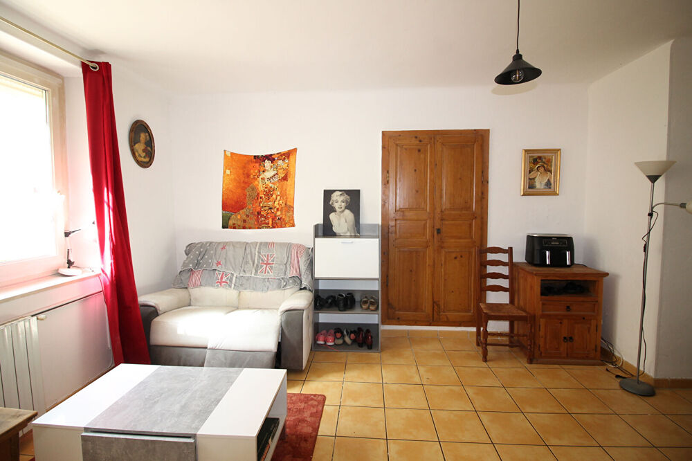 NIMES Proche centre ville et Facultés P2 bis de 56.87 m2 en RDC donnant sur une cour plein SUD.