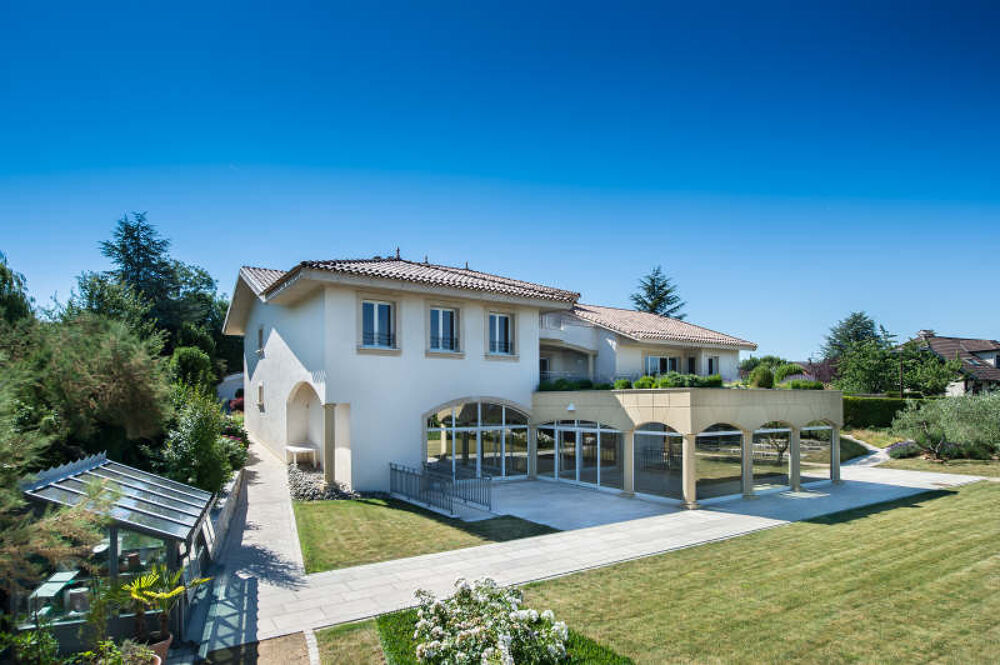 PROPRIETE de 750m² à MESSERY - Vue lac