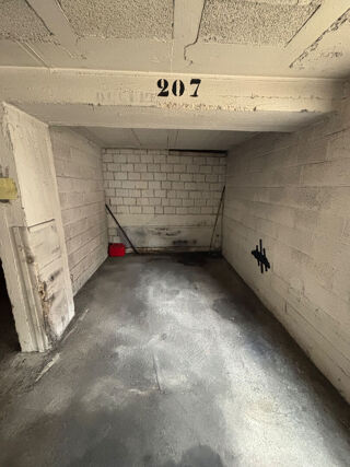  Parking / Garage � louer 