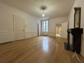  Appartement à louer 4 pièces 84 m²