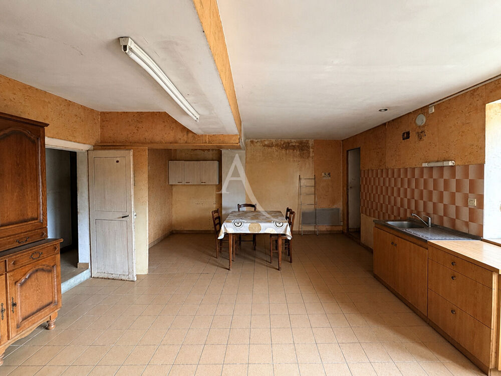 MAISON À RÉINVENTER AU COEUR DE LA CAMPAGNE DE NUEIL-SUR-LAYON