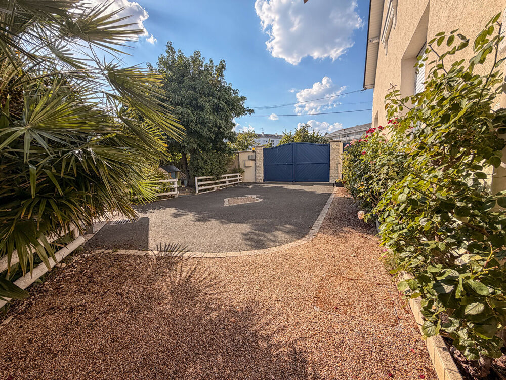 Vente Maison Maison ancienne de charme à vendre à Trélazé avec jardin et dépendance Trelaze