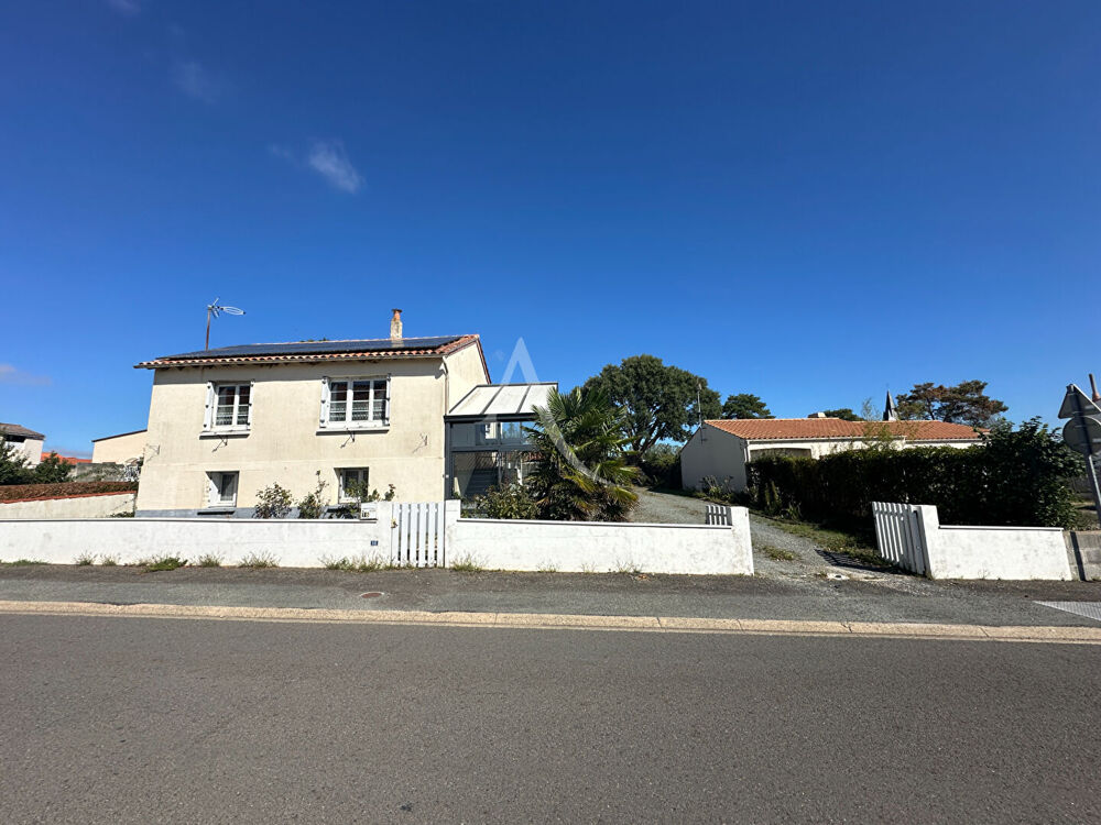 Vente Maison Maison 3 chambres 118 m² à vendre à Maché, avec piscine Mache
